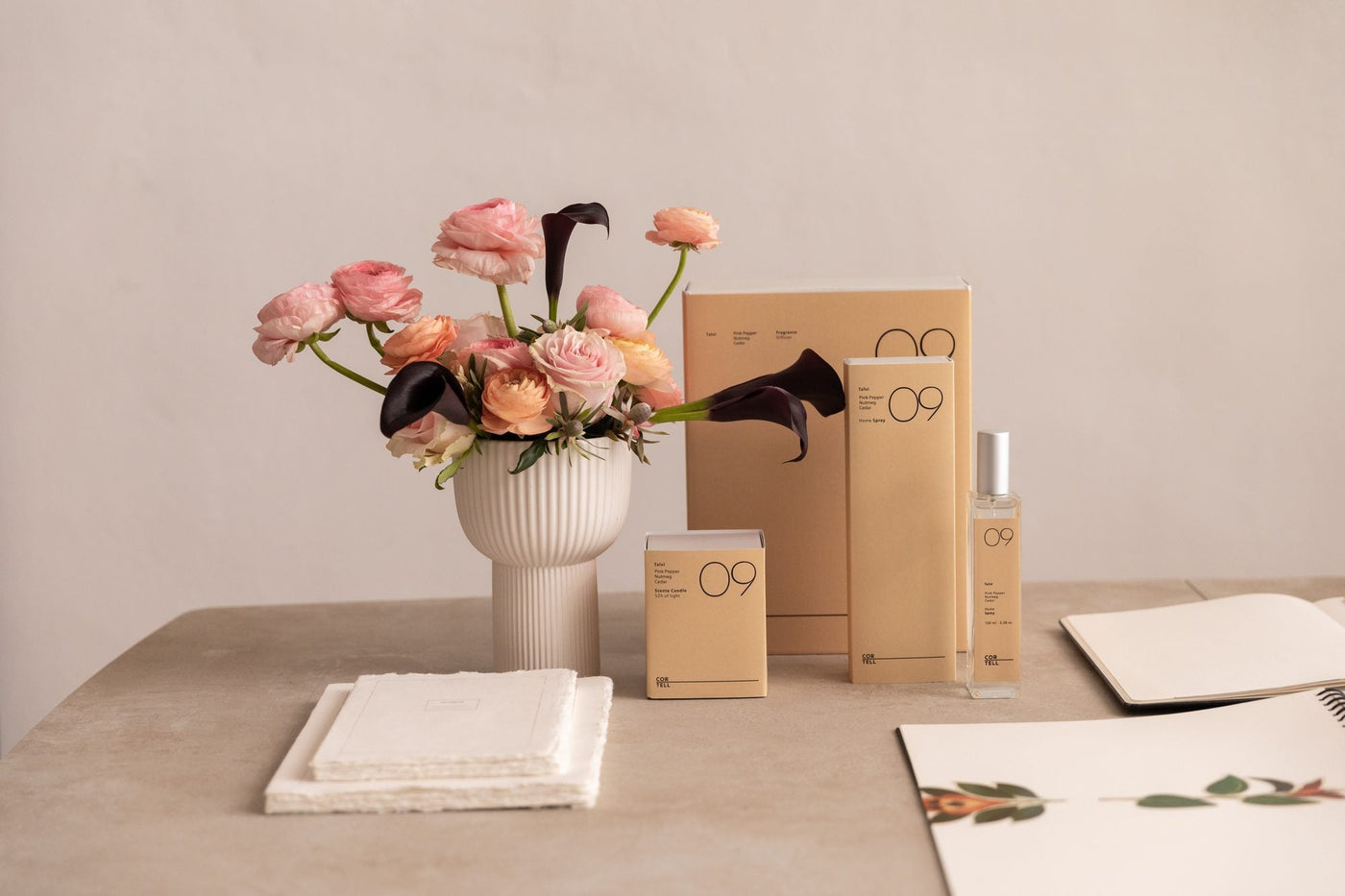 Colección Talvi 09 de Cortell con flores y láminas botánicas