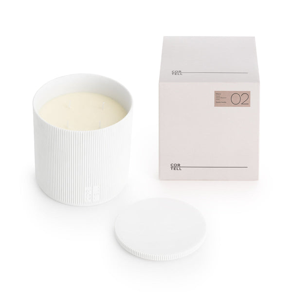Vela aromática Cortell 02 Sakura de 1,5 kg en porcelana, con su tapa y su estuche