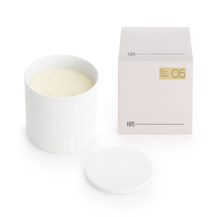 Vela aromática Cortell 05 Calma de 1,5 kg en porcelana, con su tapa y su estuche